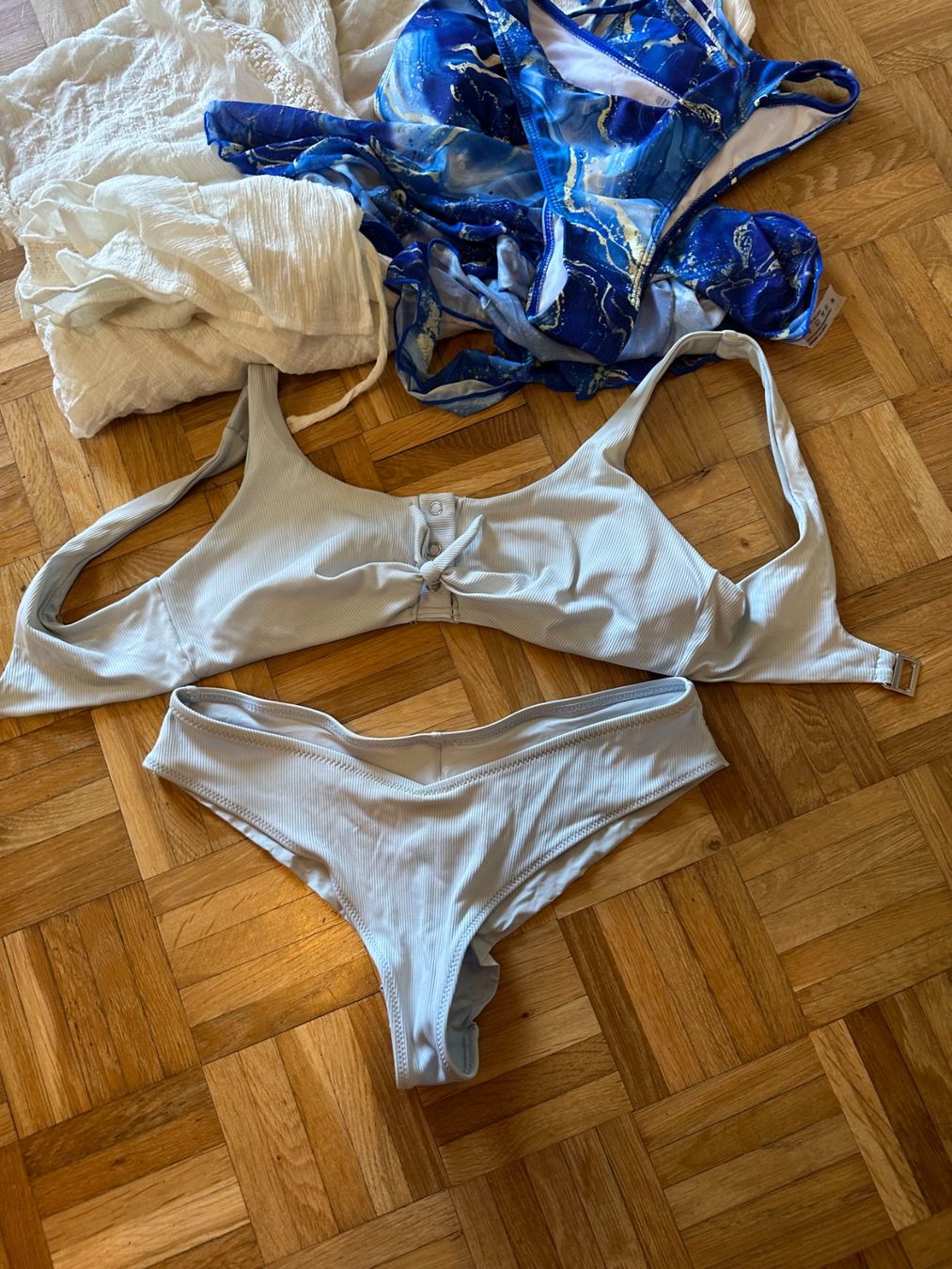Lotti di vestiti: Kleiderpacket – Nuovo (secondo la descrizione) da Balsthal venduto da dasesaro 5