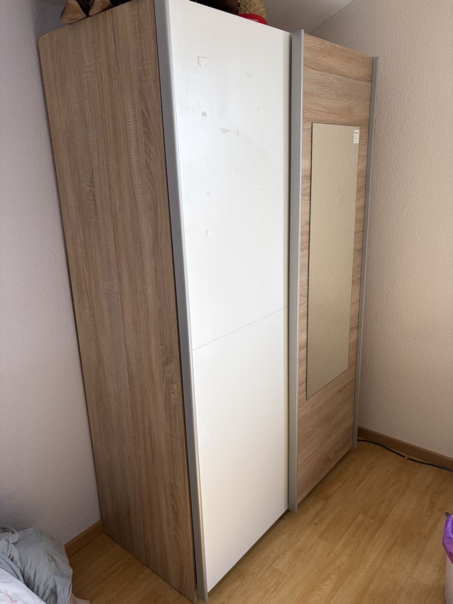 Conforama Armoires: Kleiderschrank  – D'occasion à St. Silvester par Redneck83