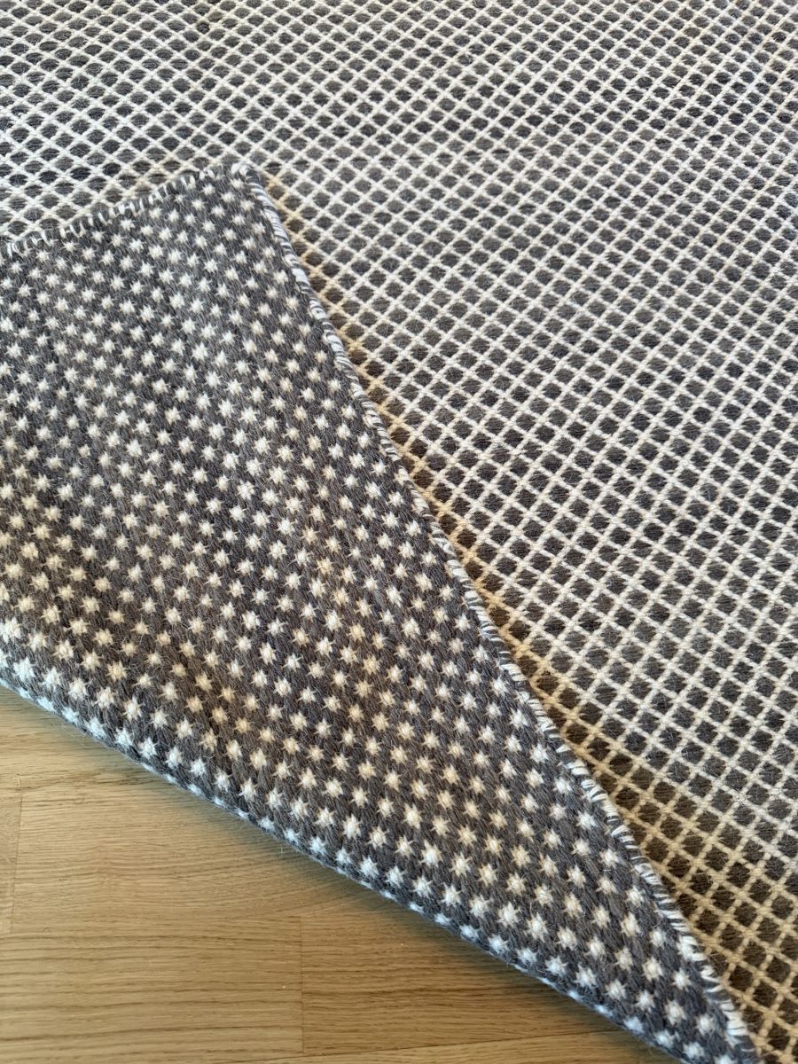 Tapis: Teppich grau weiss quadratisch Muster – Neuf (Voir description) à Zürich par shop_all 2
