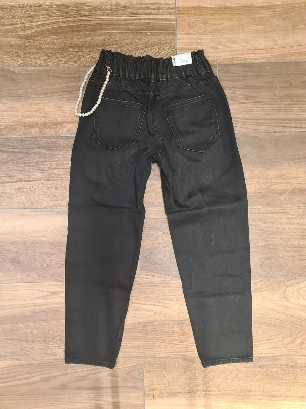 Only Jeans: ONLY Schwarze Damen Jeans mit Perlenkette Gr. 28/32 – Nuovo e nell'imballaggio originale da Adliswil venduto da sauerbraten87 1