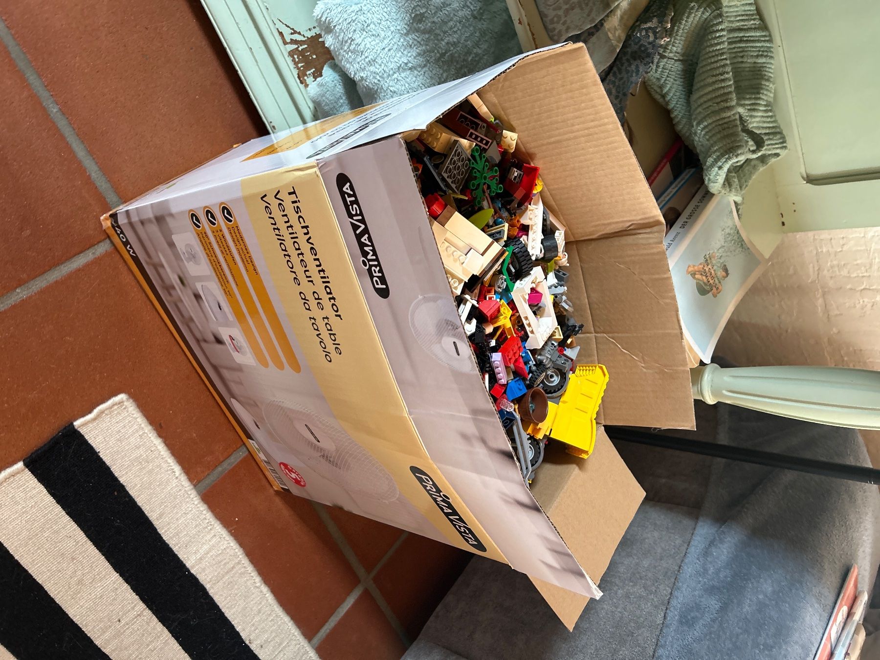 Lego Jouets: Lego eine Kiste voll – D'occasion à Wohlen b. Bern par Honeypie 3