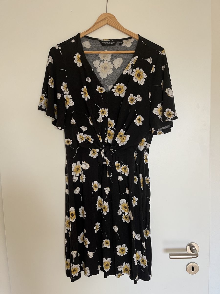 Kleider: Sommerkleid – Gebraucht aus Allschwil von MaloseS08