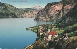 Flüelen (UR) – Vierwaldstättersee mit der Axenstrasse