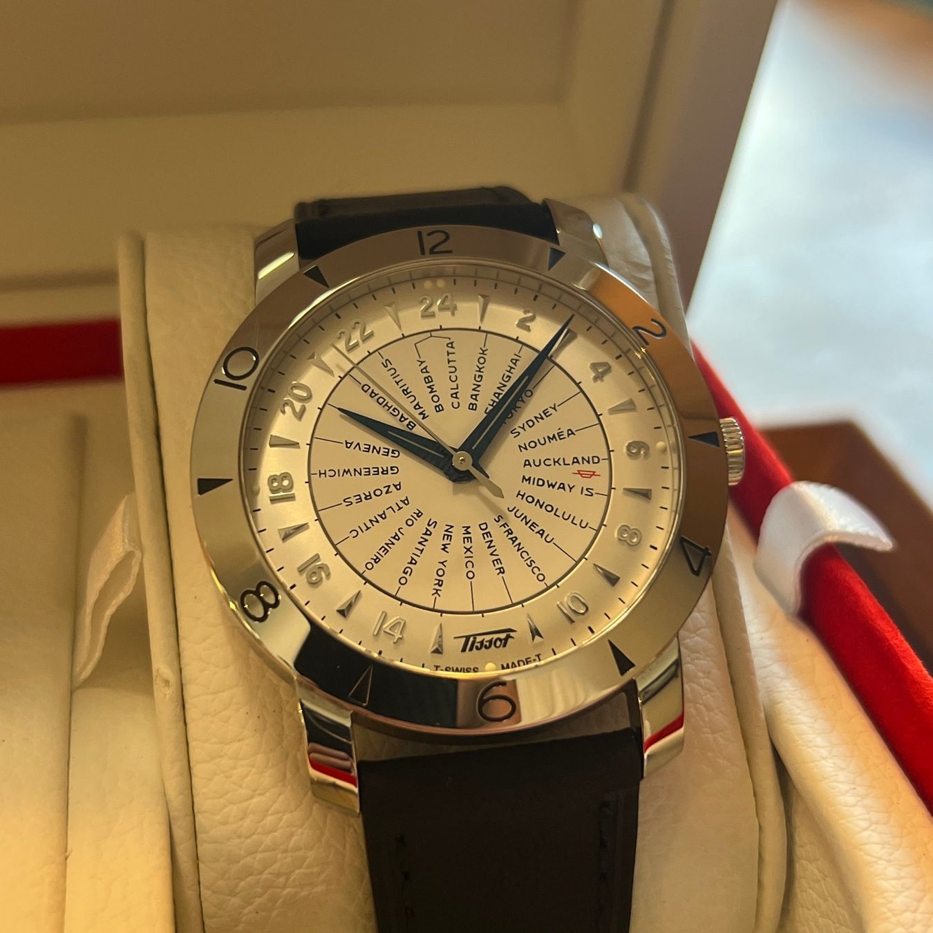 Tissot Montres: FLASH SALE Tissot Heritage Navigator World Timer Full Set – D'occasion à Carouge GE par Watchaser 1