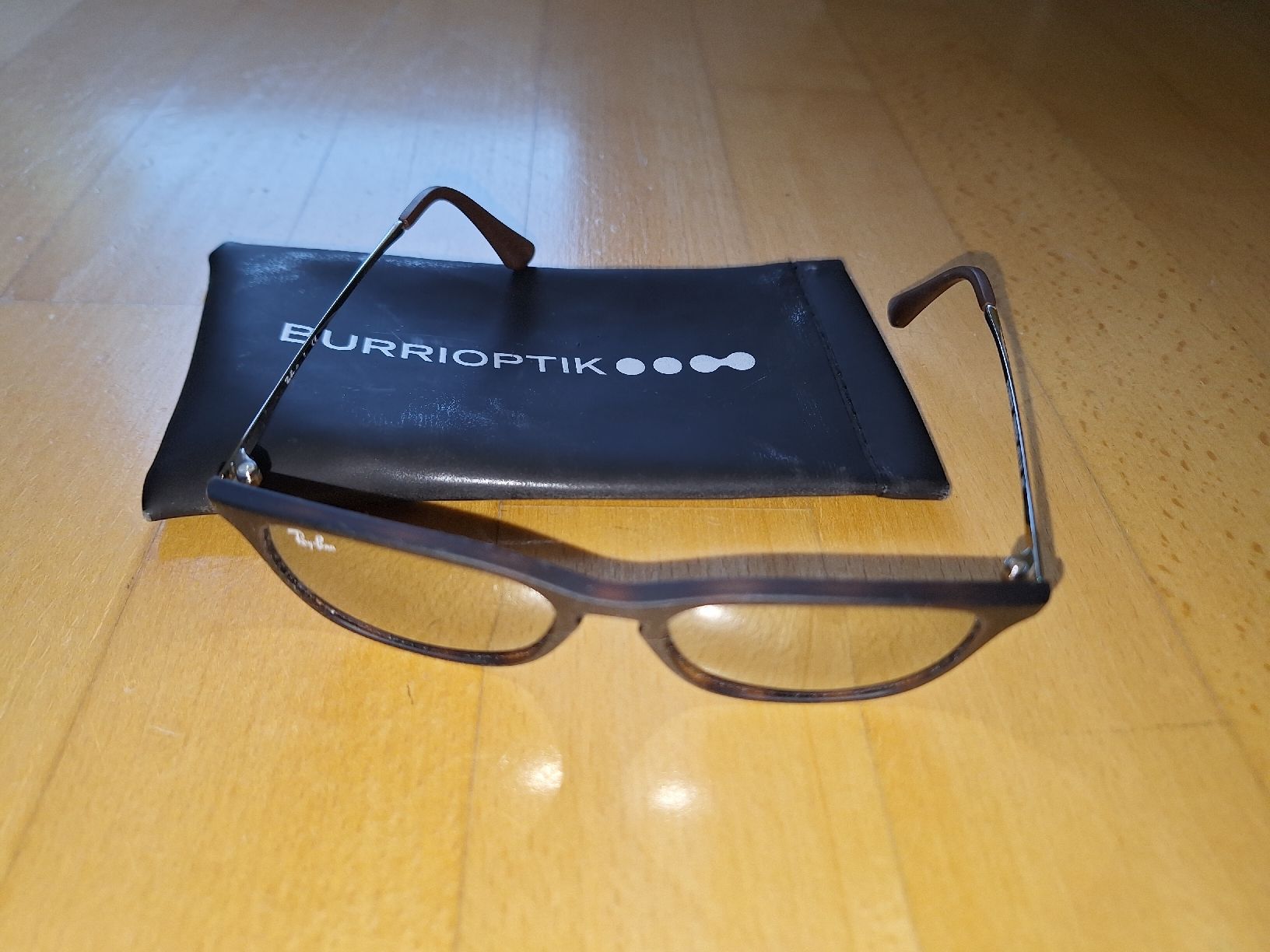 Ray-Ban Occhiali & Lenti: Ray Ban Kinder-Sonnenbrille mit Etui – Usato da Oberrieden venduto da smarties949