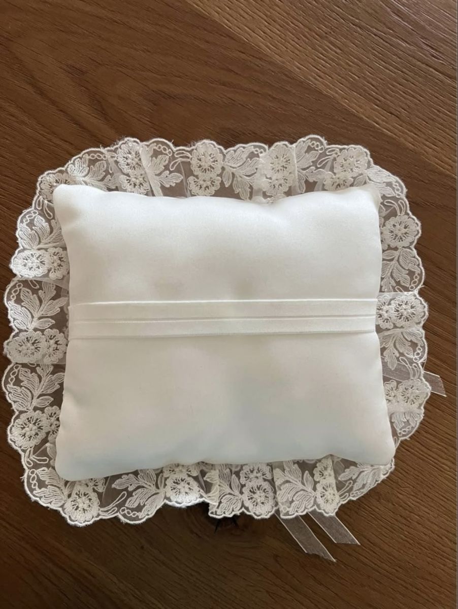 Kissen: Romantisches Ringkissen Hochzeit Spitze Perlen – Gebraucht aus Luzern von suhamadlun 3