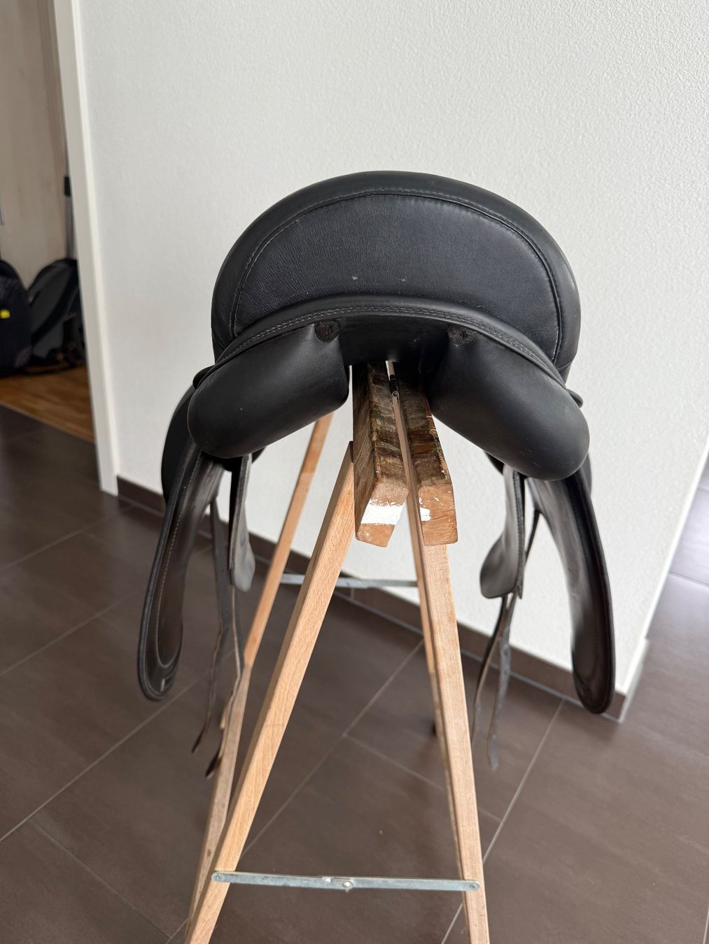 Sattel & Sattelzubehör: Sattel Eques Black 17“ – Gebraucht aus Bözberg von Pena05 2