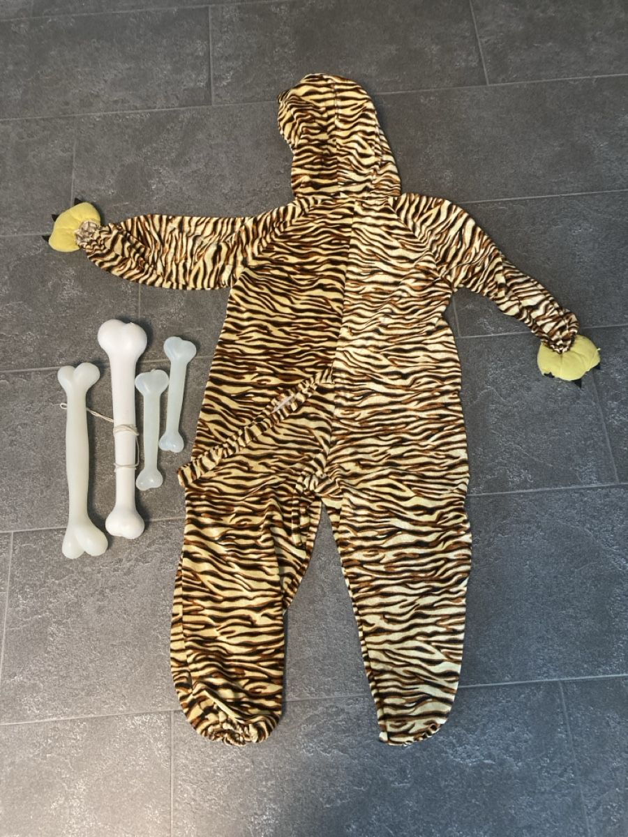 Costumi: Tiger Kostüm mit Knochen-Accessoires Grösse 128 – Usato da Gunzwil venduto da AlliumUrsinum 2