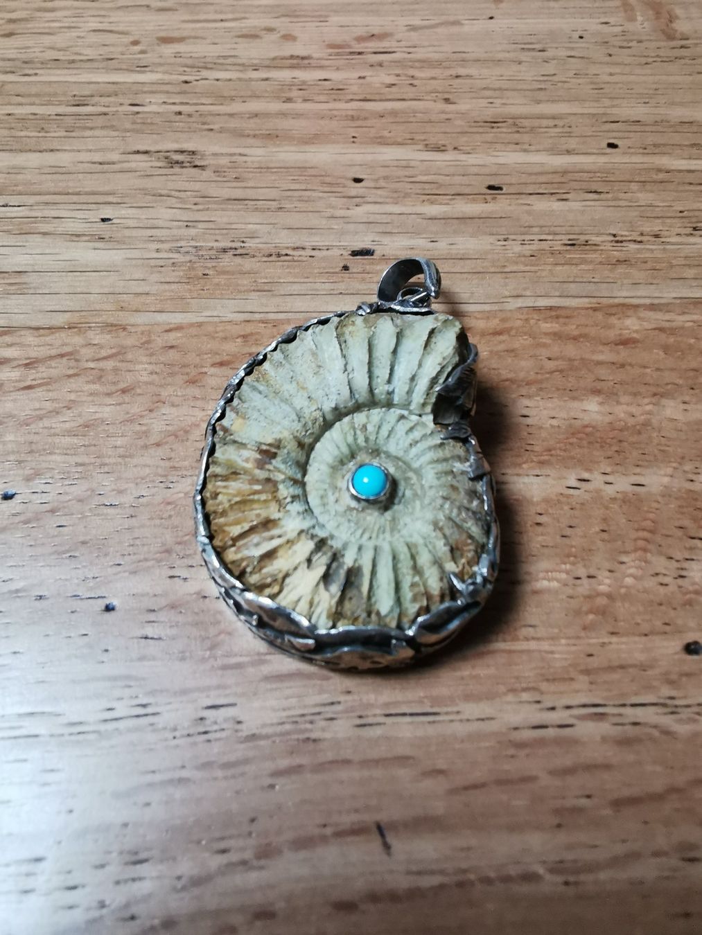 Pendentifs: Ammonite Fossil Anhänger mit Opal – Neuf avec emballage d'origine à Hinwil par Kampfhamster76 3