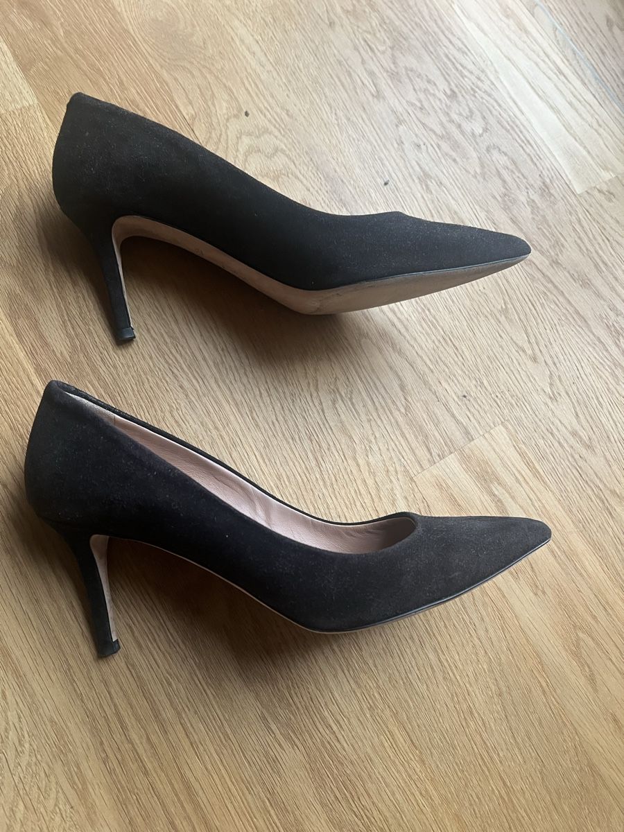 Hugo Boss Scarpe da donna: Schwarze BOSS Eddie Wildleder Pumps Gr. 38 – Usato da Basel venduto da 007laika 3