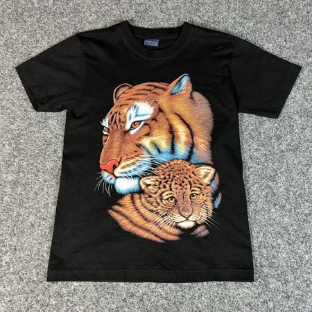 Graphic tee tigers