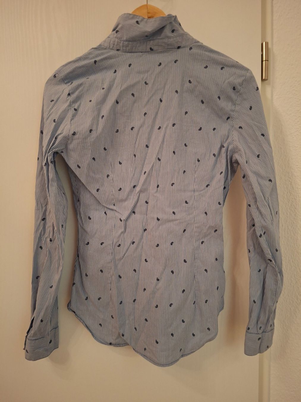 Zara Chemisiers: Damen Bluse Zara Basic blau gestreift Grösse M – D'occasion à Niederweningen par gra_7npt 1
