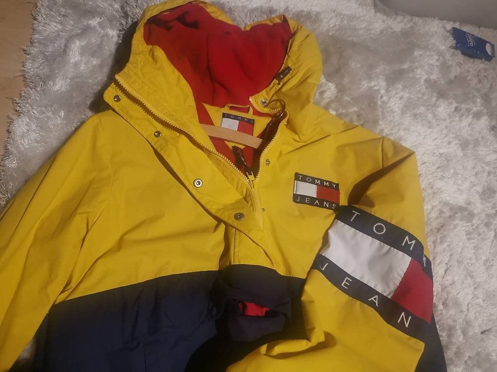 Tommy Hilfiger Giacche: Tommy Jeans Windbreaker, Gr. M, Neu – Usato da Winterthur venduto da lor_5vlb 1