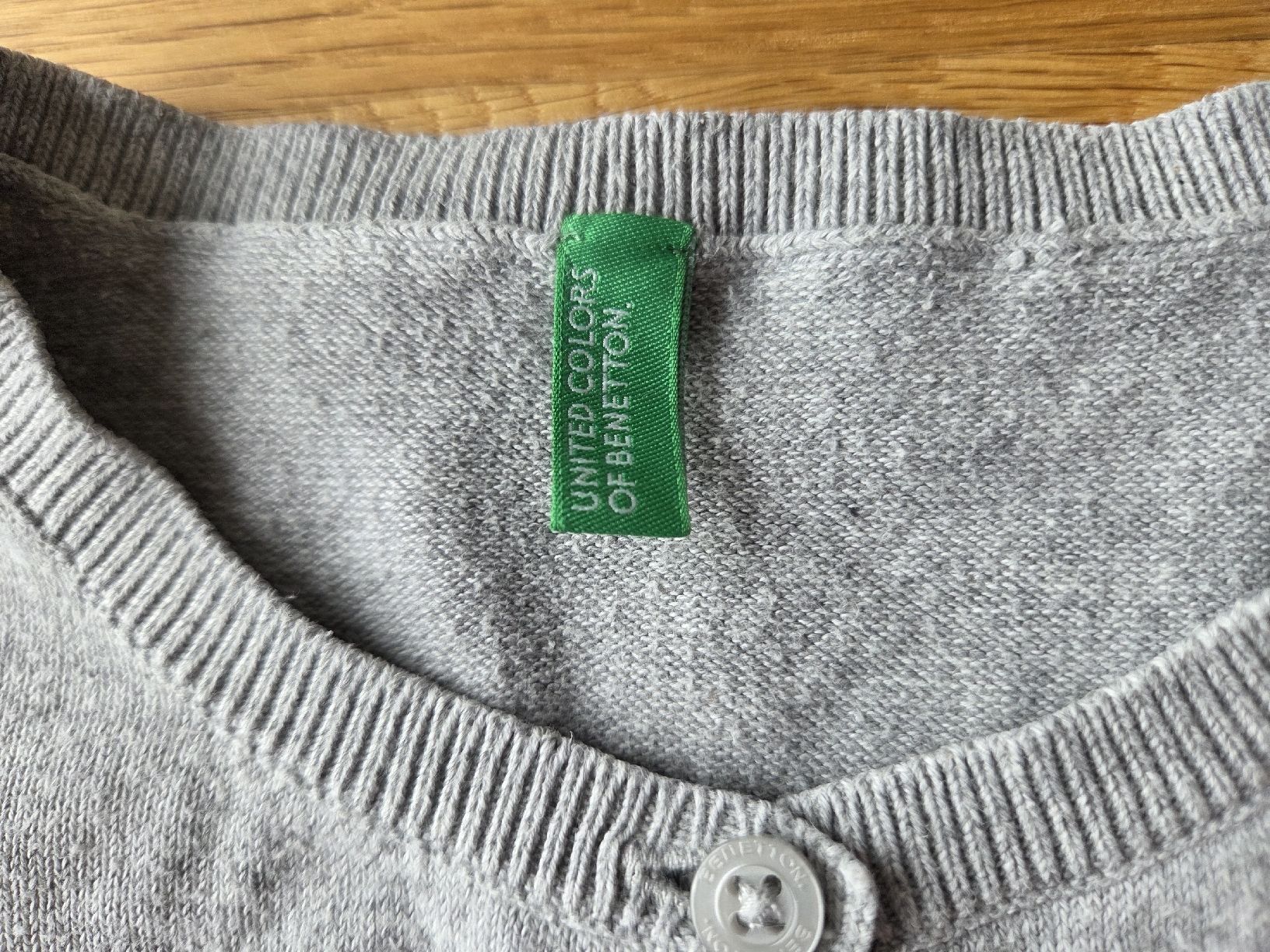 Benetton Altro abbigliamento per bambina: Benetton Strickjacke grau Gr. 150 – Usato da Villars-sur-Glâne venduto da richardette 4