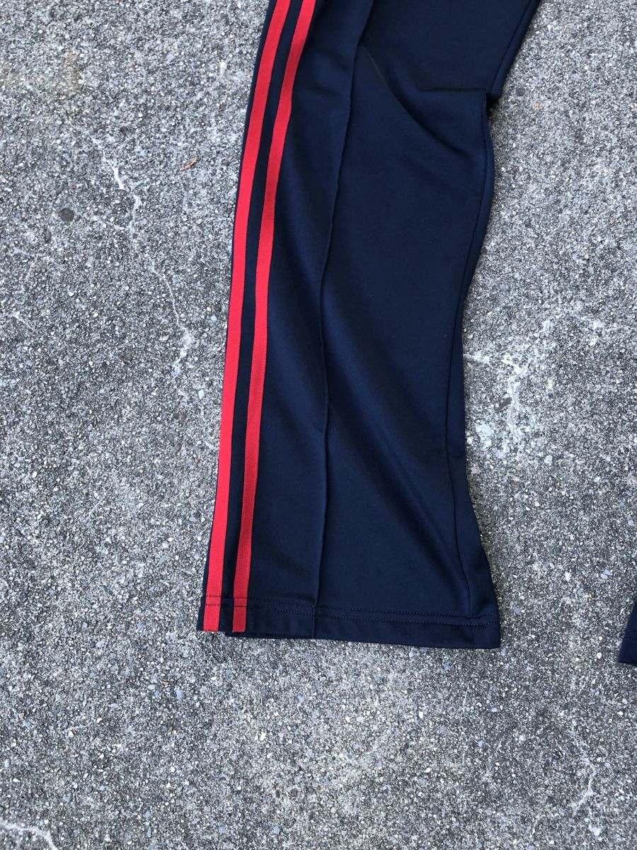 Adidas Pantalons: Adidas Track Pants – D'occasion à Fribourg par ann_l9b7 2