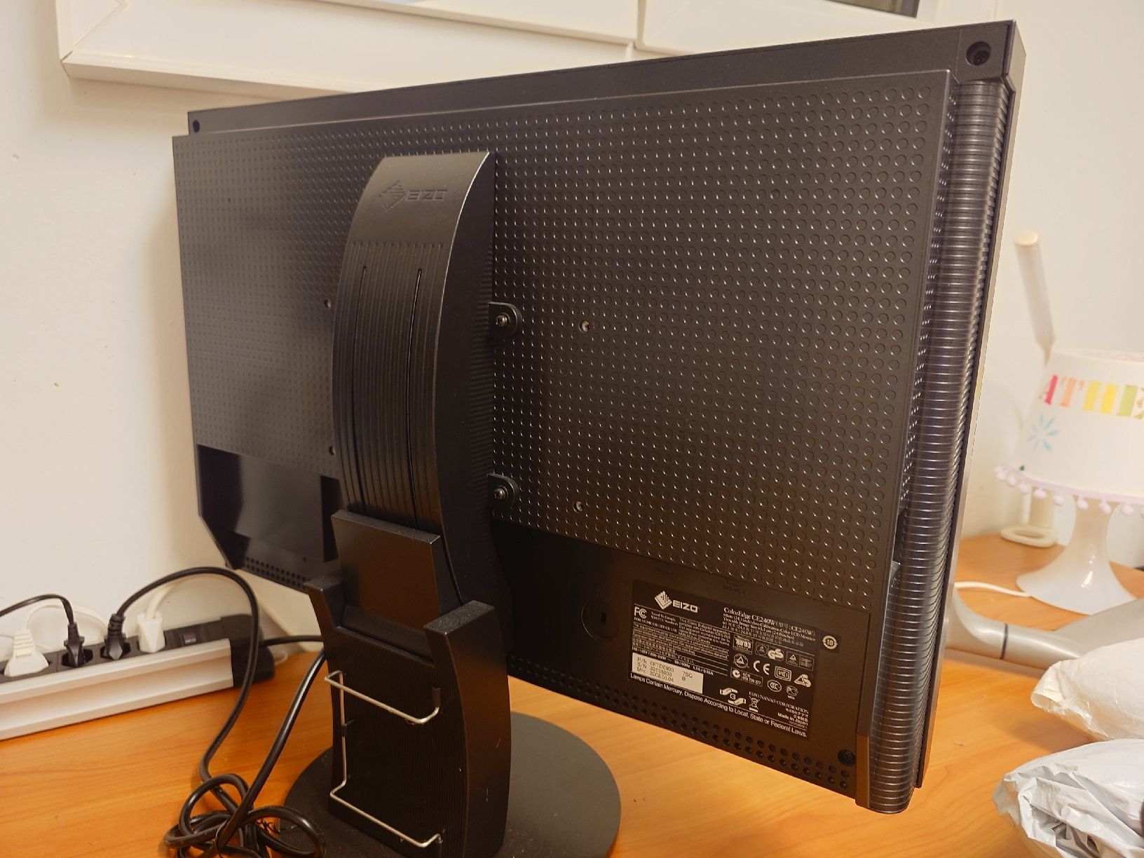 Eizo Monitor: Monitor Eizo ColorEdge CE240W 24 Zoll gebraucht – Usato da Zürich venduto da daredreamer 2