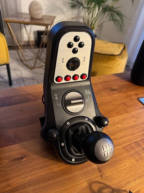 Logitech Controller: Logitech G25 Racing Wheel complet – Usato da Engollon venduto da Winters91 2