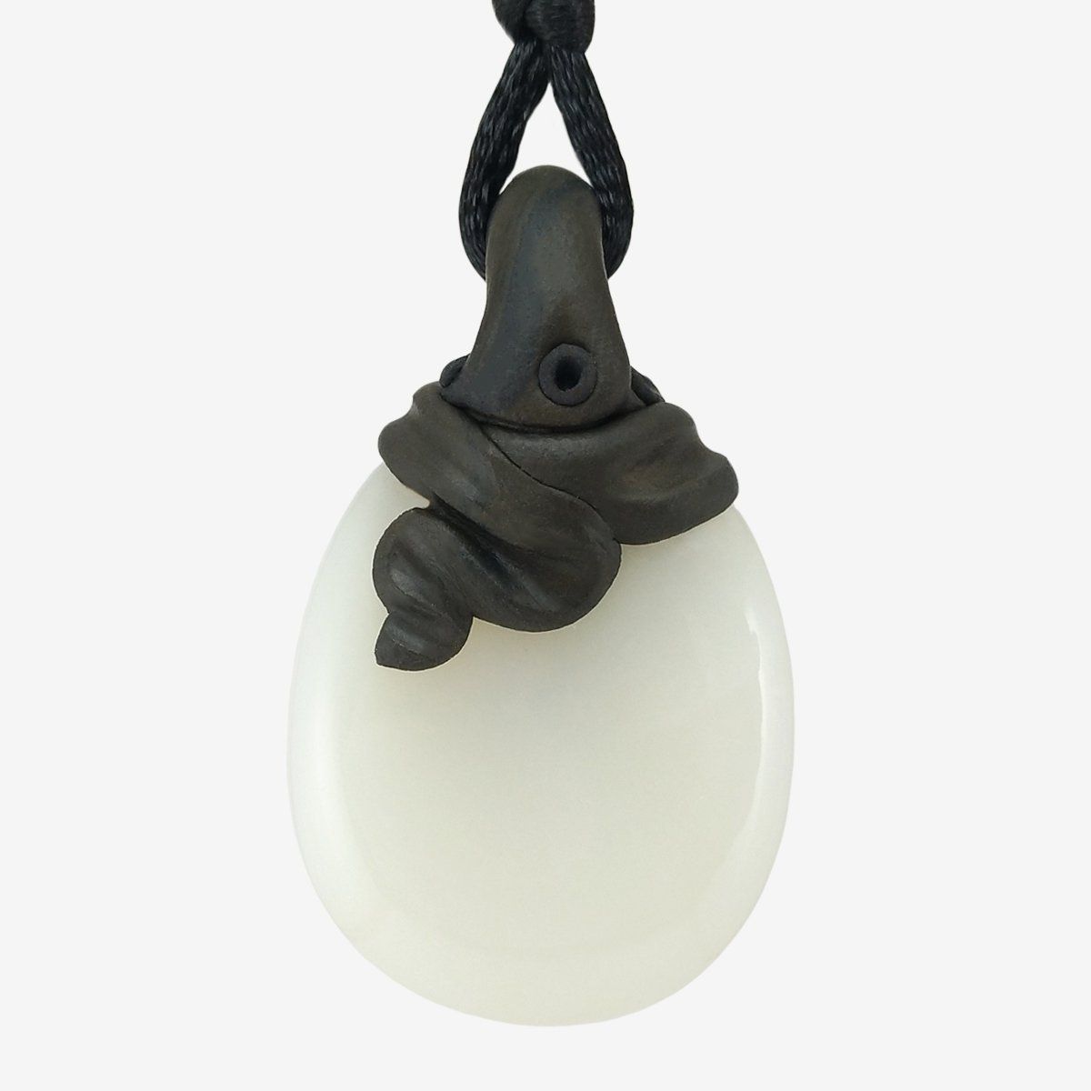 Minerali & Pietre curative: Mondstein Anhänger mit Sugilith – Nuovo e nell'imballaggio originale da Meilen venduto da BYRD-Design 2