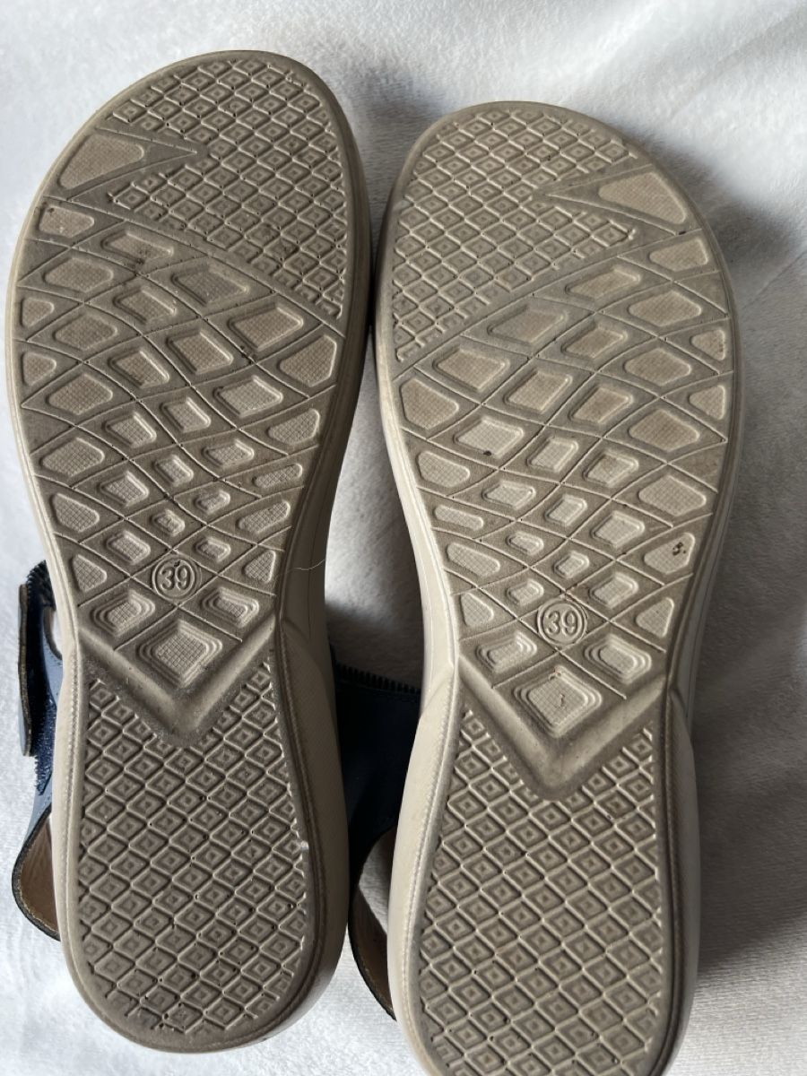 Chaussures femmes: Sandalen  – D'occasion à Mörel par Emozia 5