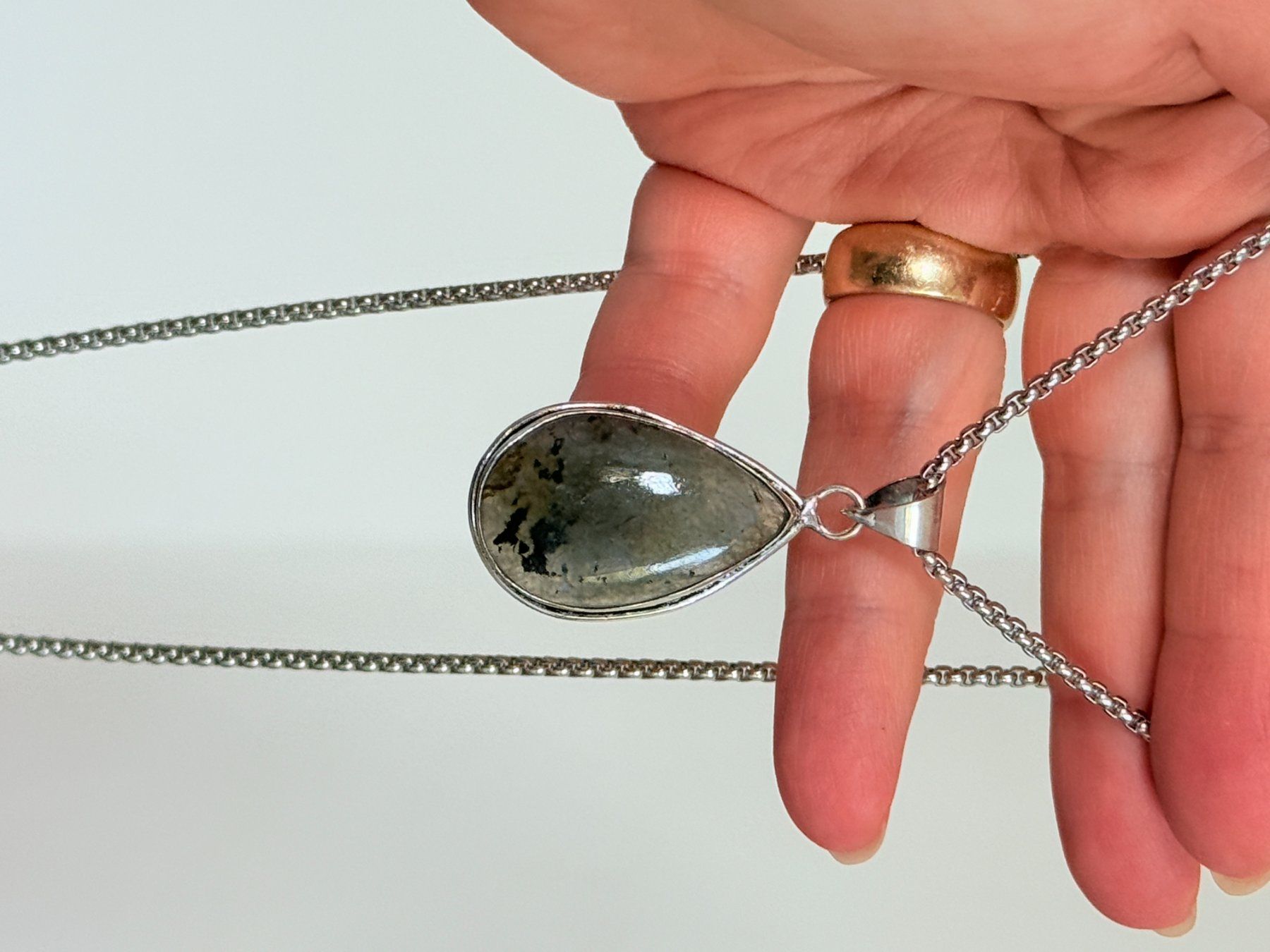 Ketten: Collier avec Labradorite – Neu und originalverpackt aus Genève von AWWA 9