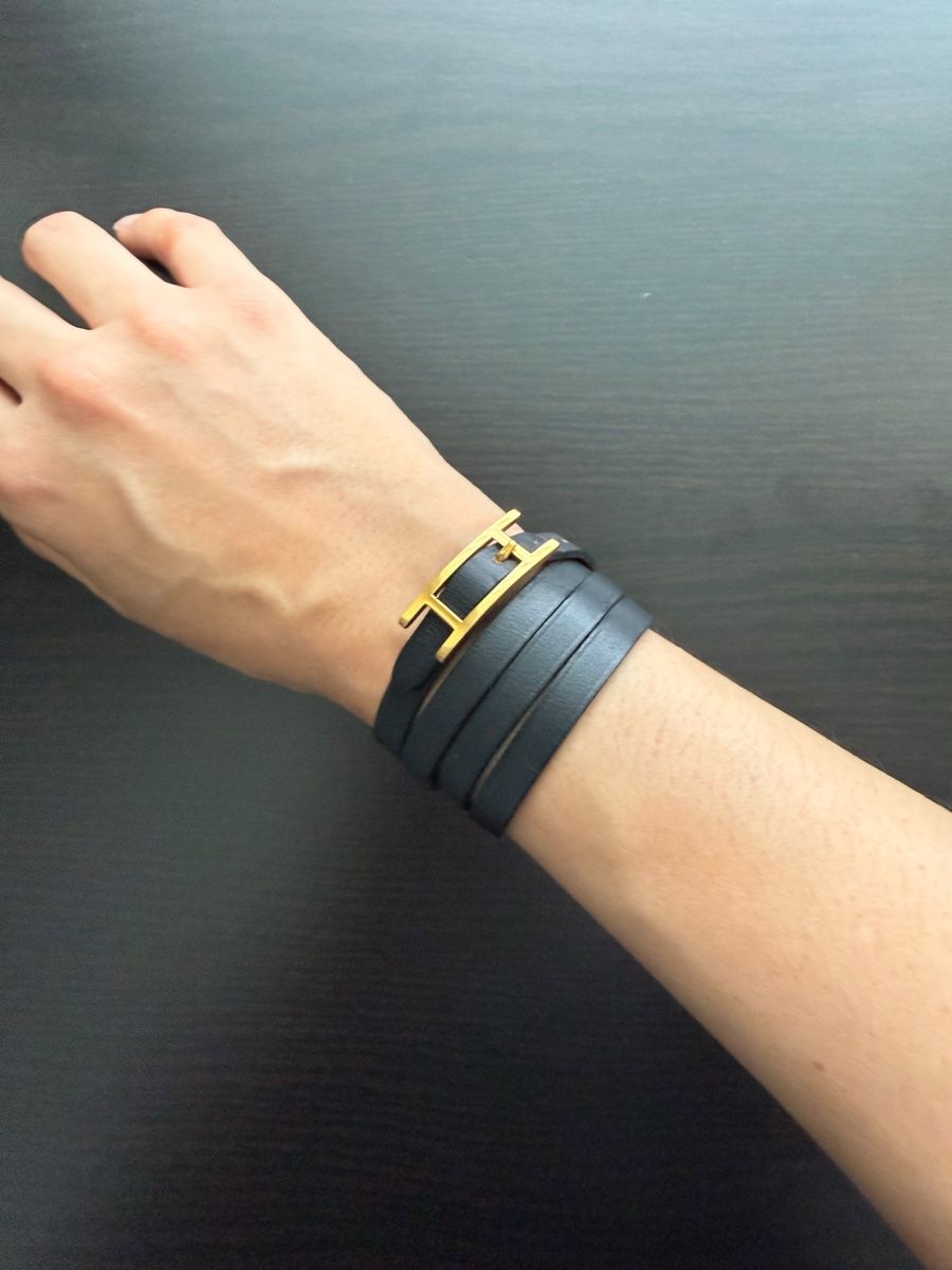 Hermès Bracciali & Braccialetti: Hermès Hapi Double-Wrap-Armband, goldene H-Schnalle – Usato da Othmarsingen venduto da Paucaverba