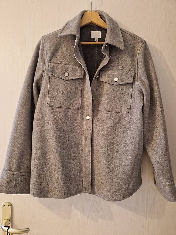 Blusen: Graue Jacke in Hemdoptik (oversize) – Gebraucht aus Glattpark(Opfikon) von DaniieM 1