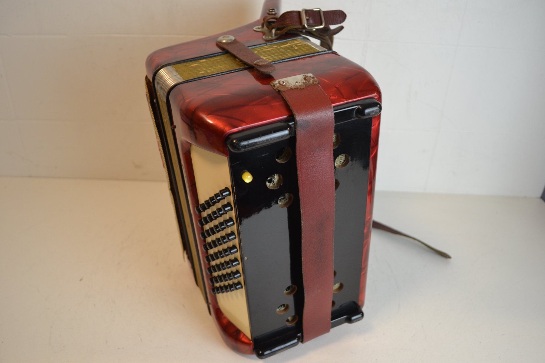 Hohner Musikinstrumente: Akkordeon chromatisch Hohner Concerto I – Gebraucht aus Zürich von Brockito 8