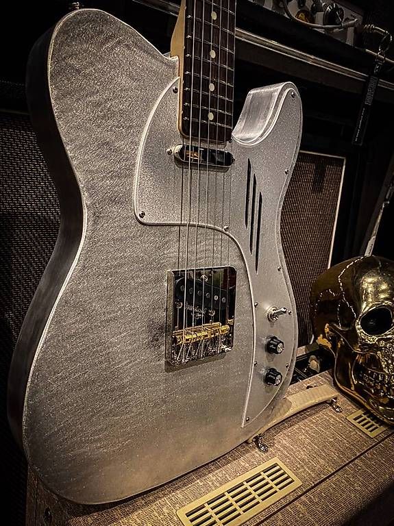 Musikinstrumente: Ted Guitars Motel aluminium telecaster – Gebraucht aus Montreux von Alligator-AMPS