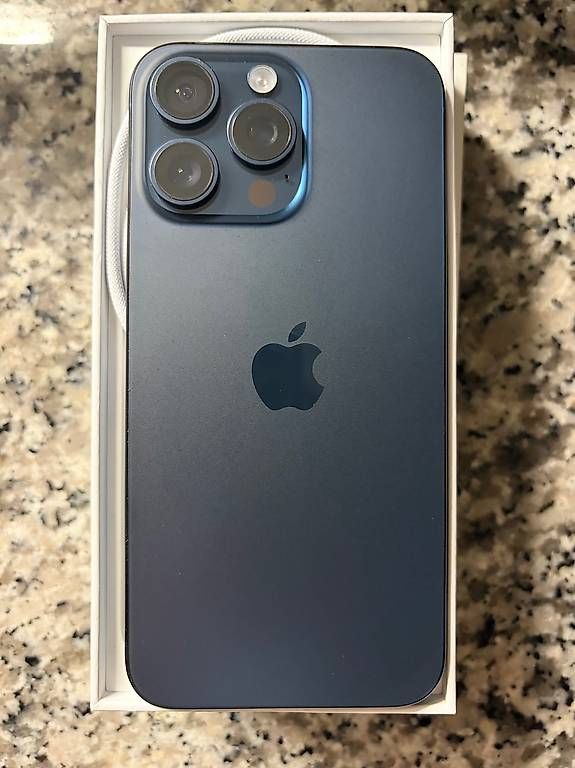 Apple Handys / Smartphones: iPhone 15 Pro Max 256GO – Gebraucht aus Villarzel von mau_9j9j 3