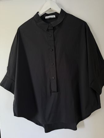 Schwarze Blouse maidamila GR S