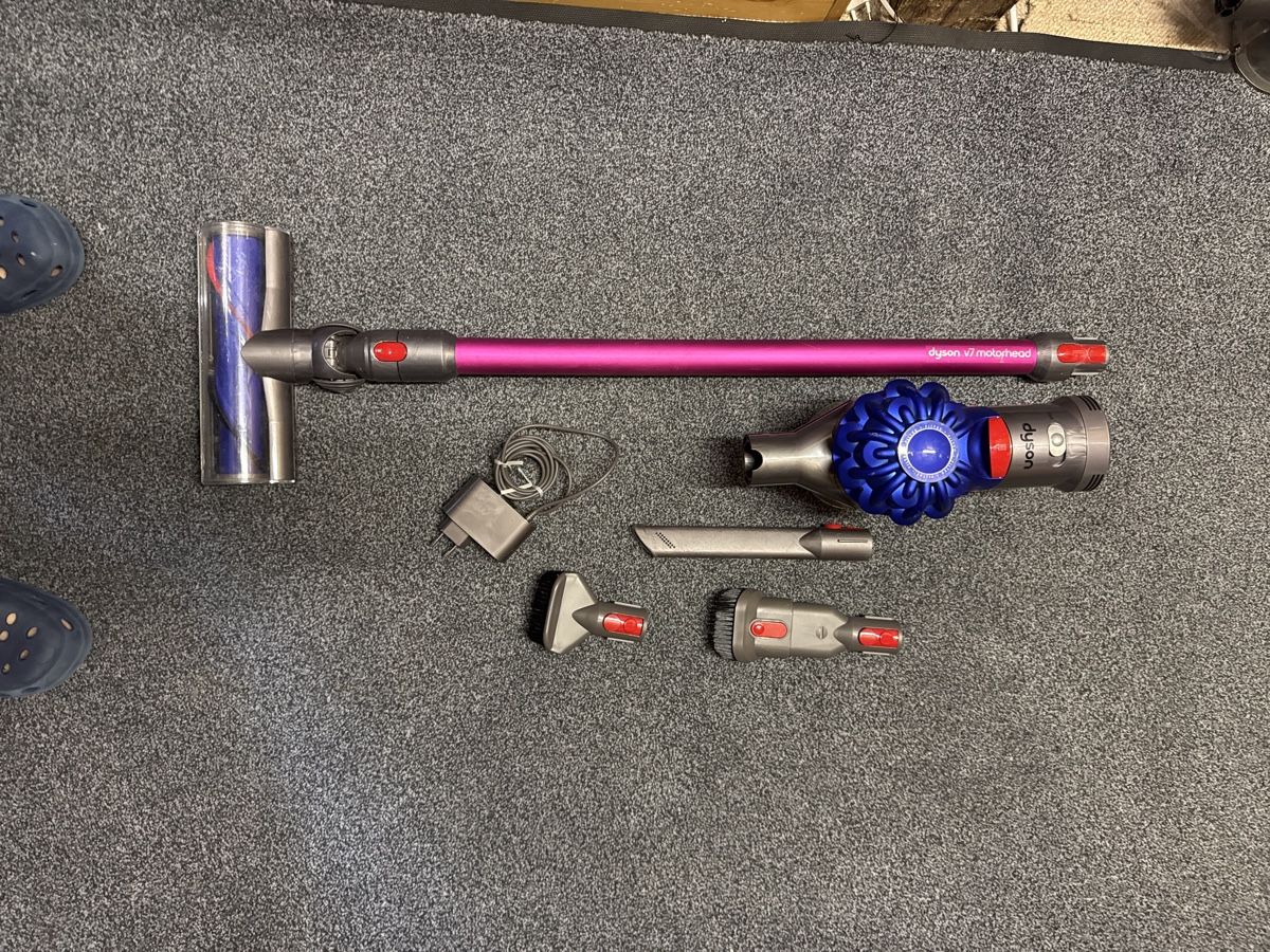 Dyson Aspirapolveri & Accessori: Dyson v7 Motorhead – Usato da Landquart venduto da Nnf007 2