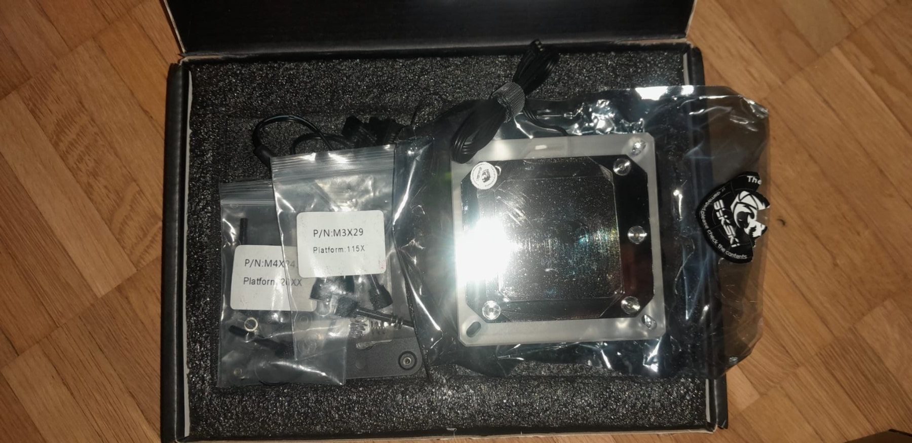 Composants électroniques: Komponenten für PC-Wasserkühlungen – Neuf (Voir description) à Bellinzona par tah_v5tl 7