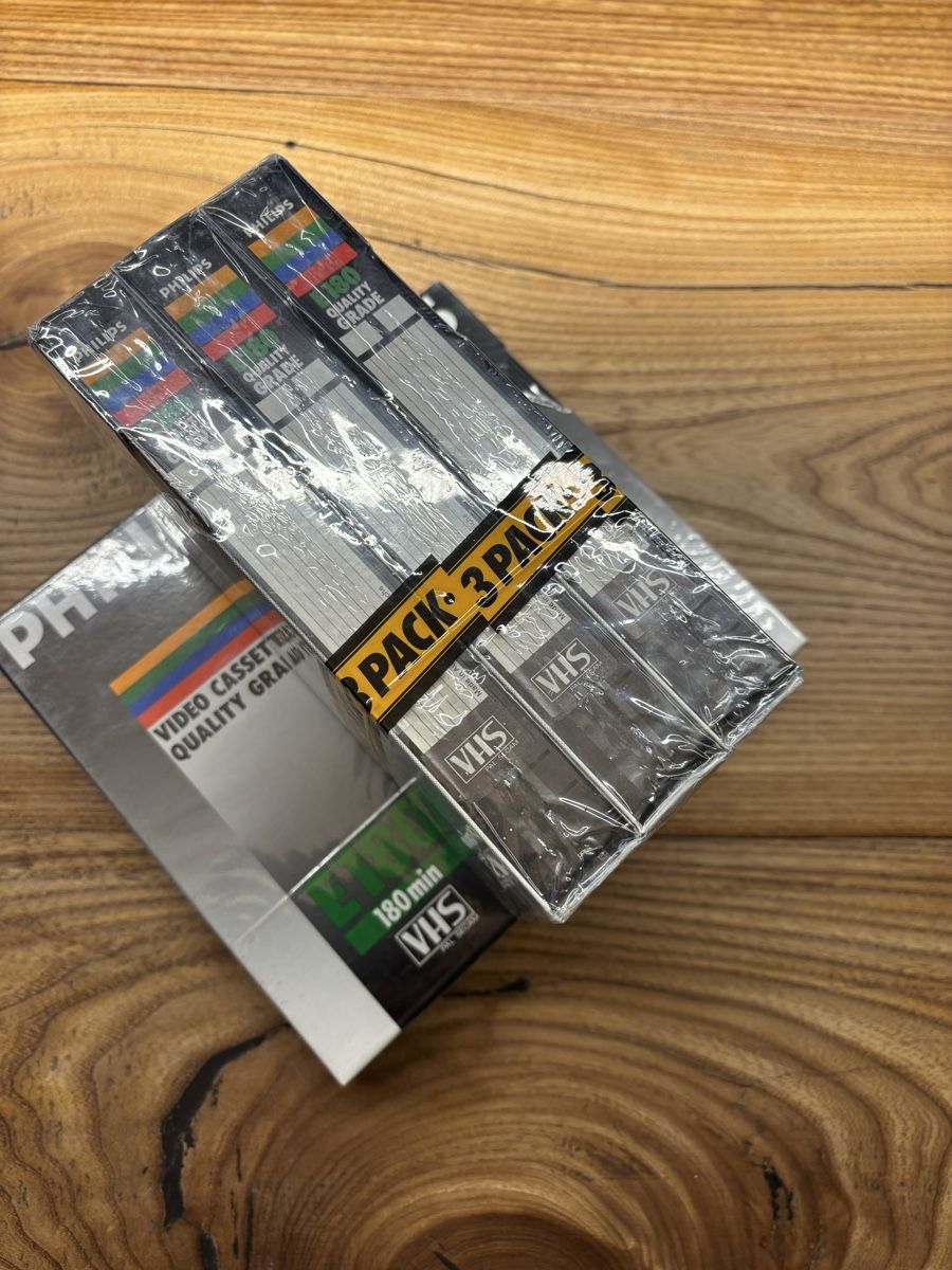 Cassette vuote: Originalverpackt: Philips VHS E-180 Videokassetten, 5 Stück – Nuovo e nell'imballaggio originale da Giffers venduto da Claimjumper69 1