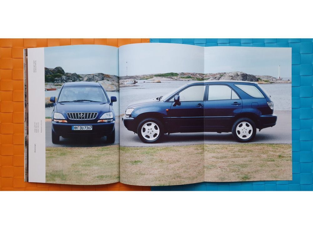 Revues & Magazines: LEXUS RX 300 - Prospekt / Katalog – D'occasion à Viganello par CARLiteratur 2