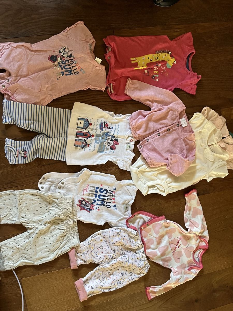 Lotti & Set di vestiti: Mädchenkleider 50-56 – Usato da Sempach venduto da Caranedache
