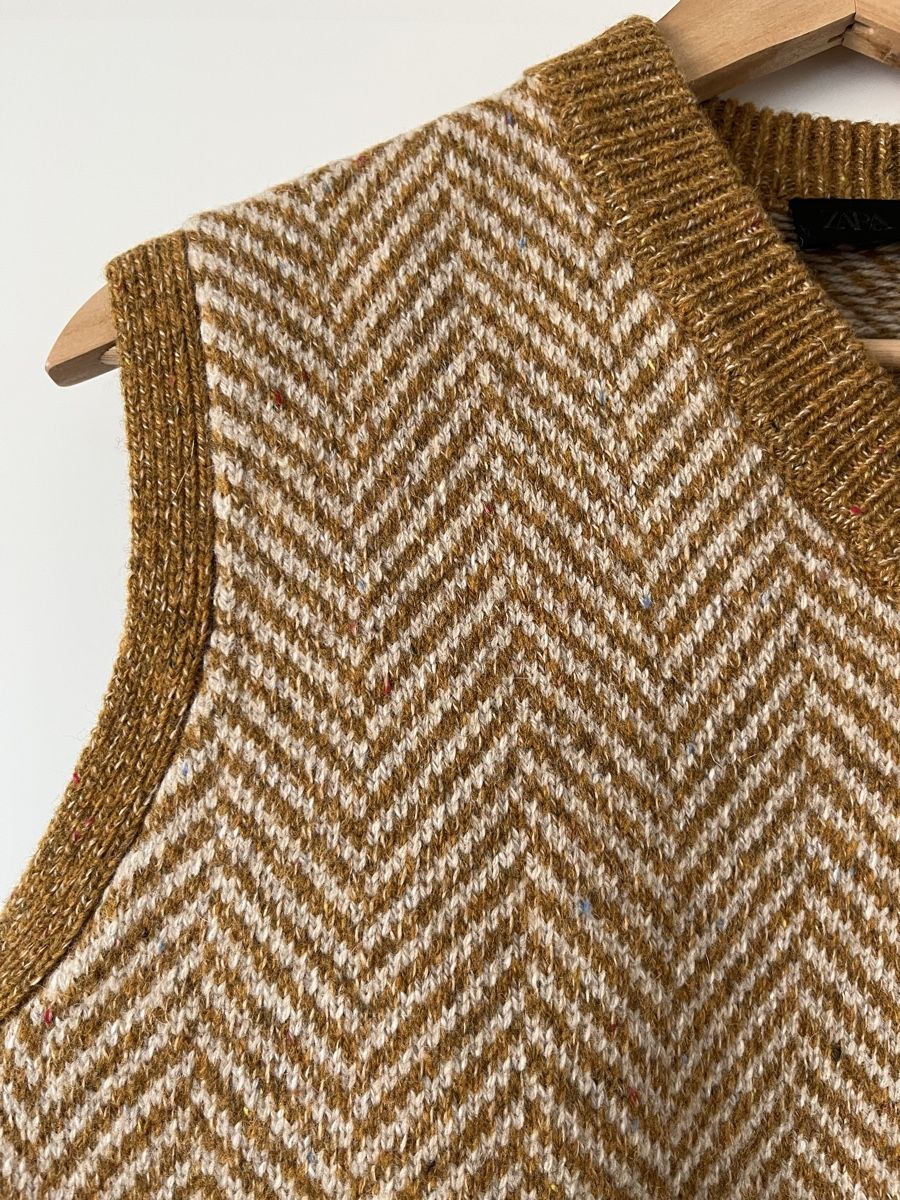 Zara Gilet & Giacche senza maniche: Aus 80% Wolle Weste – Nuovo e nell'imballaggio originale da Allschwil venduto da eyl_bb8q 3