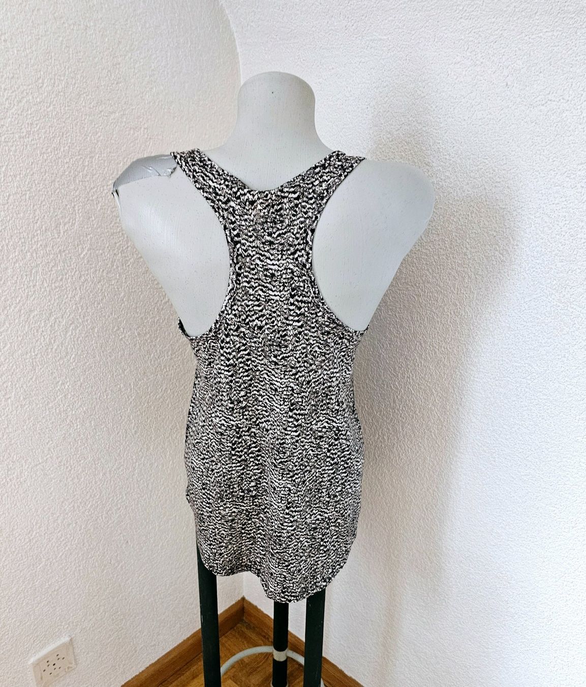 H&M Top: Top Gr. S Schwarz Weiss gemustert H&M – Usato da Füllinsdorf venduto da Sunnebliemli7 1
