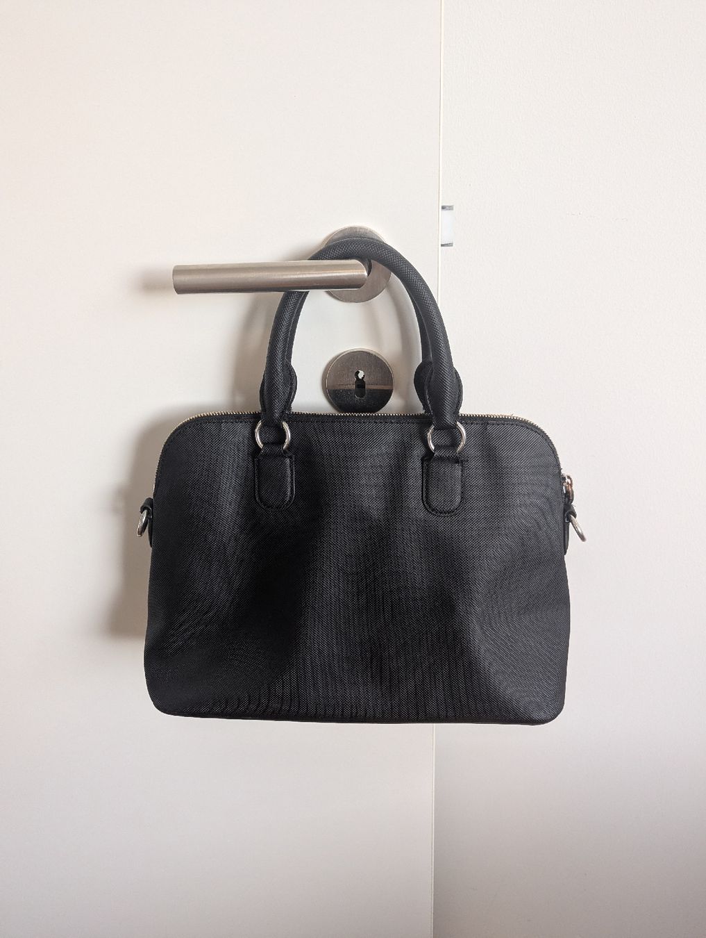 Borse da donna: Lacoste Handbag - Black – Usato da Dietikon venduto da ste_x7tj 1