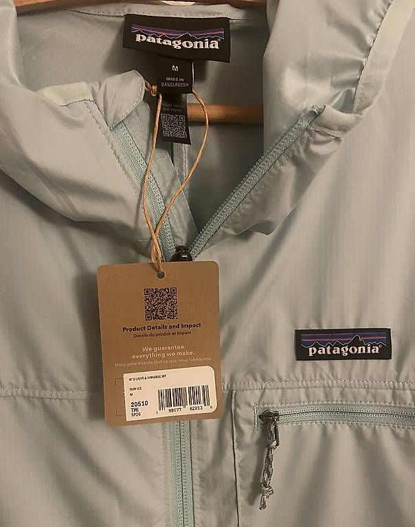 Jacken: Patagonia Light & Variable Jacket Damen  Hellblau, Grösse M – Neu und originalverpackt aus Bern von kaptn_cece 2