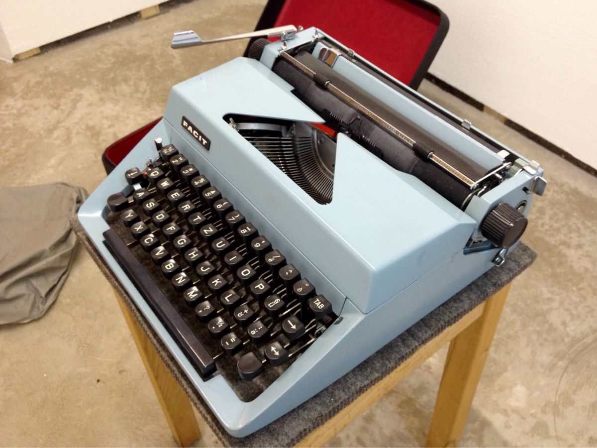 Macchine da scrivere: Facit Schreibmaschine, Vintage Büromaschine – Usato da Mels venduto da car_9f87 1