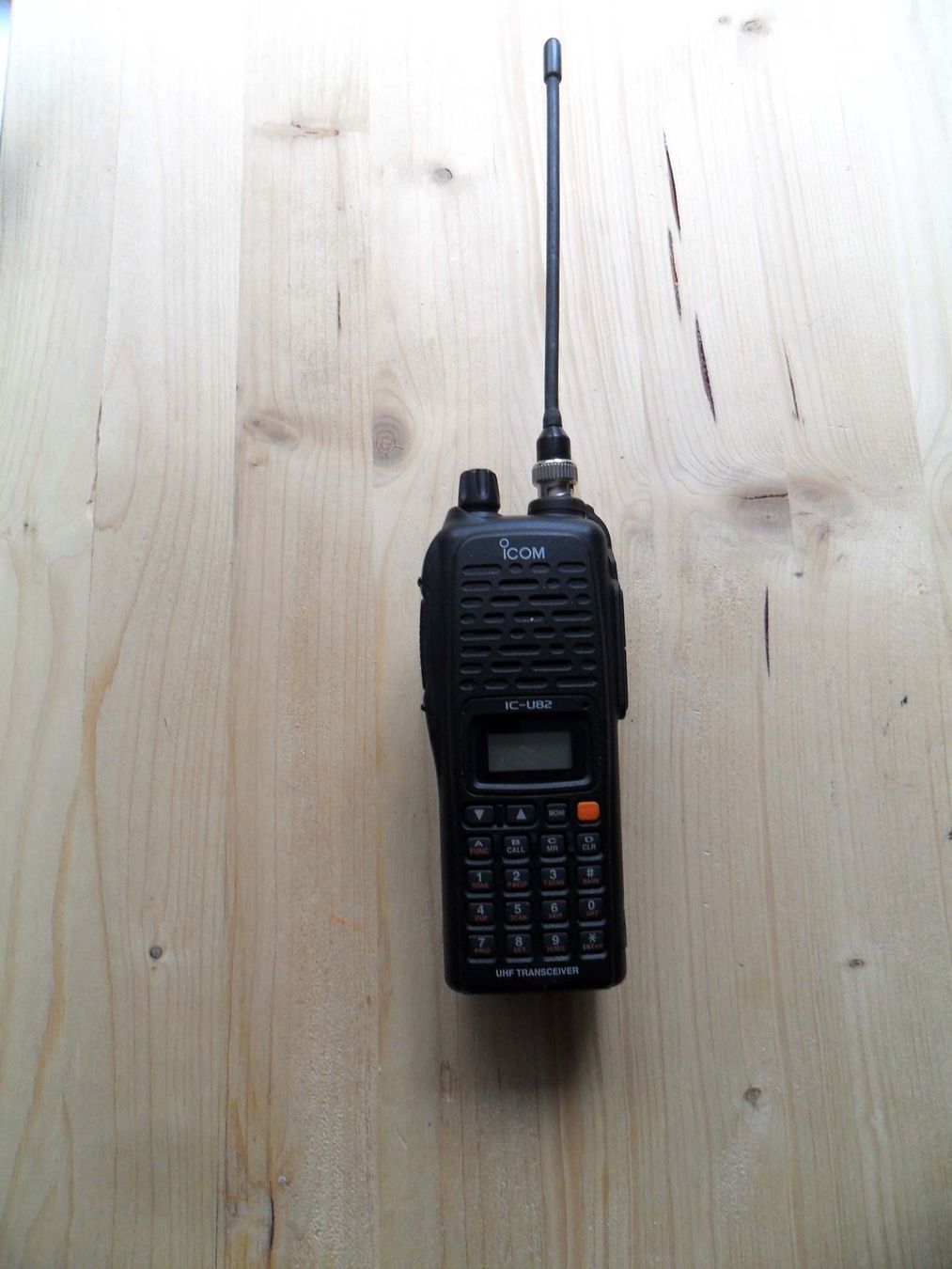 Icom Technique de radiocom: Amateurfunkgerät ICOM IC-U82 – D'occasion à Rapperswil BE par morjis