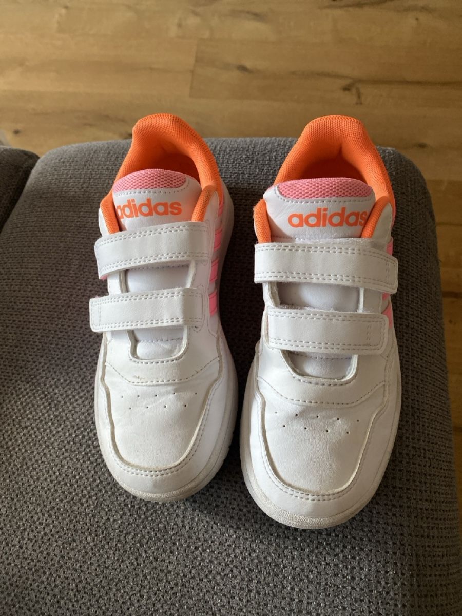 Adidas Scarpe per ragazzi: Turnschuh Adidas 32 – Usato da Läufelfingen venduto da Alles_Garantie