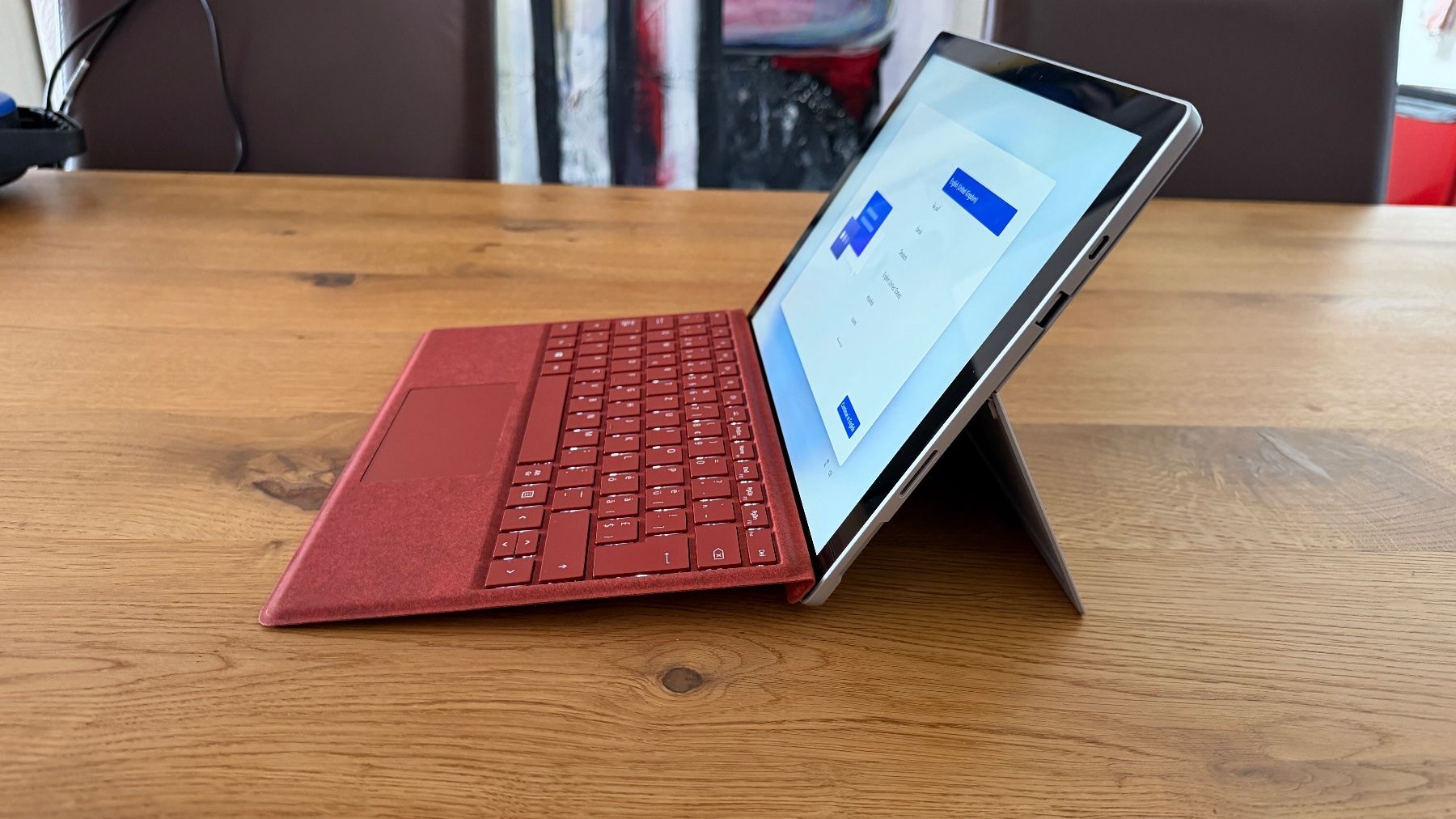 Microsoft Notebooks: Microsoft Surface Pro 7 | Rot | Inkl. Type Cover & Stift – Gebraucht aus Uster von Schmidtbande 2