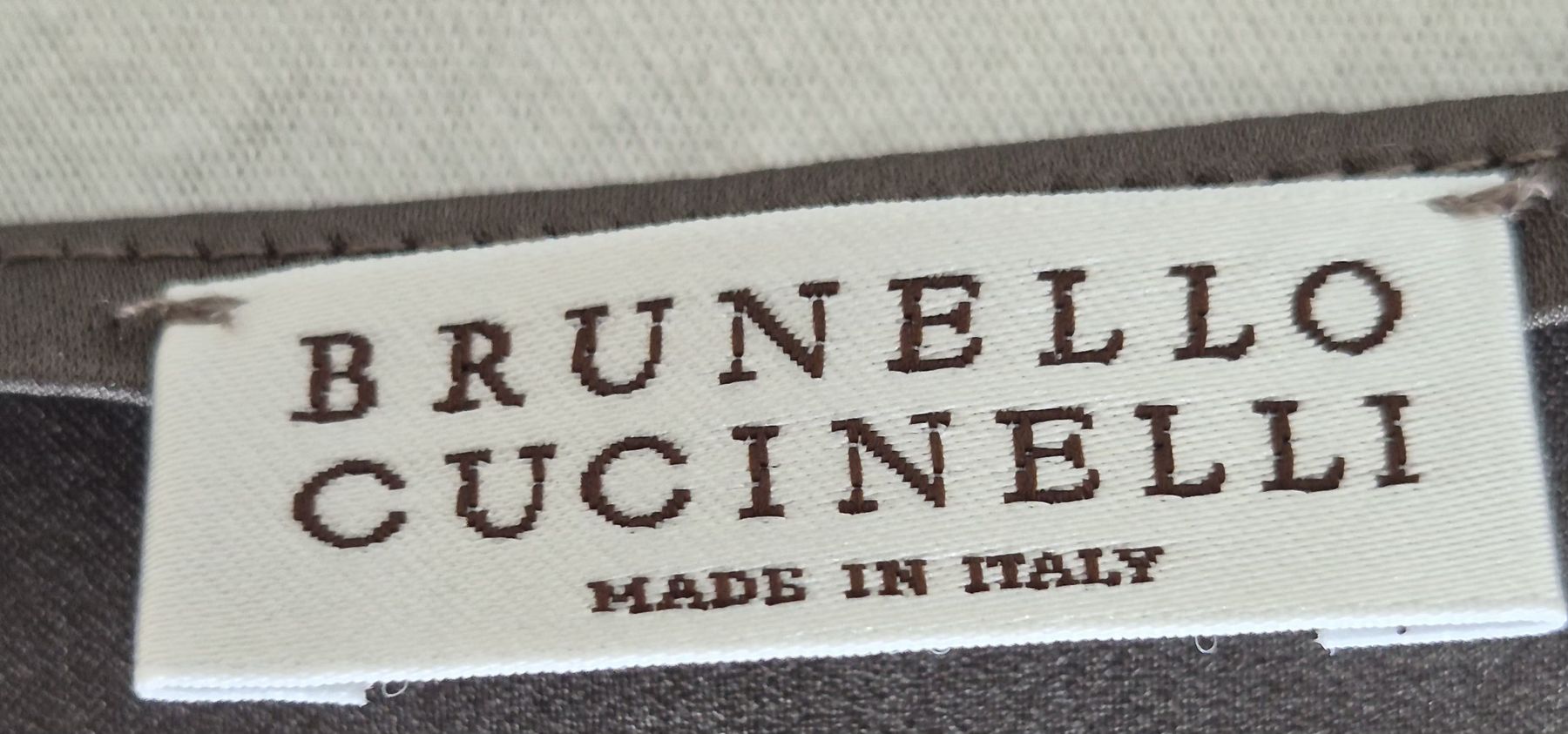 Brunello Cucinelli Tops: Blouse BRUNELLO CUCINELLI  – Gebraucht aus Bern von dasgesuchtobjekt 1