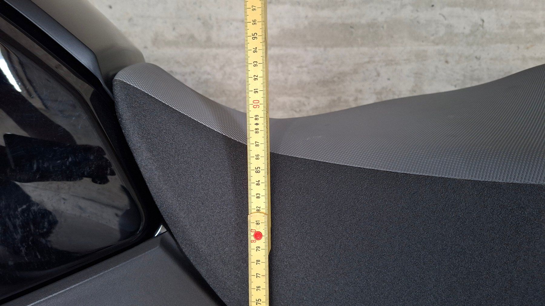Suzuki Tutti i ricambio per moto: Suzuki Sitzbank "Hoch" – Usato da Thierachern venduto da Gigapheus 4