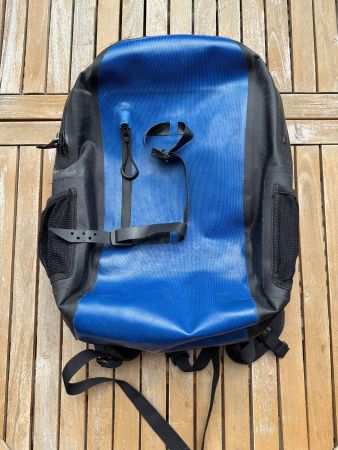 Sac à dos étanche bleu et noir occasion 30 litres