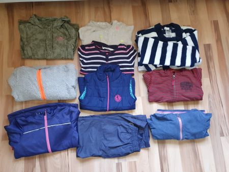 Mädchen Kleiderpaket Jacken und Bademantel in Grösse 122