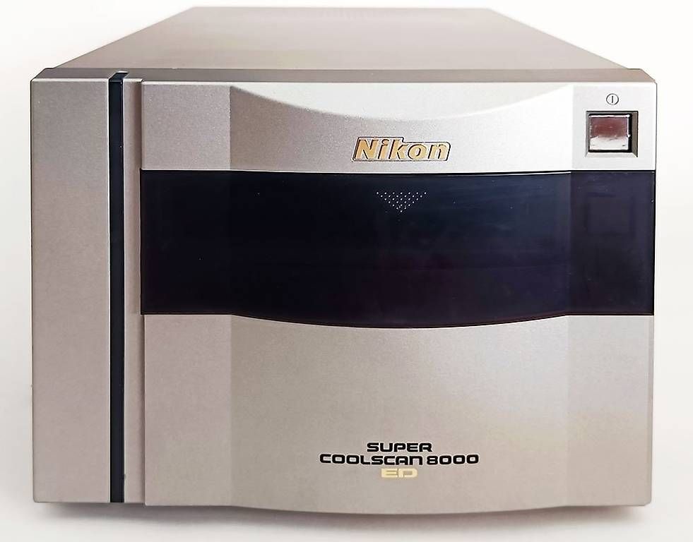 Scanner: Nikon Super Coolscan 8000 Mittelformat + 35mm Scanner – Usato da Wettswil venduto da Coolgroove