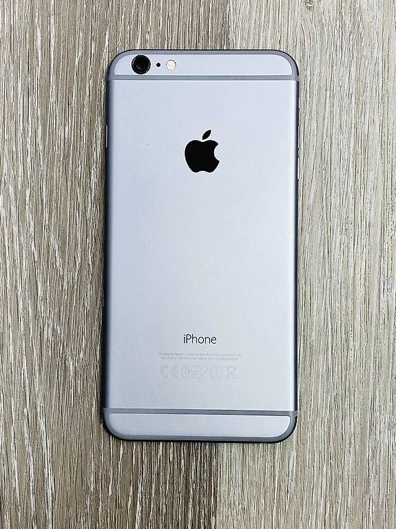 Telefoni cellulari / Smartphones: Apple iPhone 6, 64GB, silber/space grey, Super Zustand – Usato da Zürich venduto da accattone