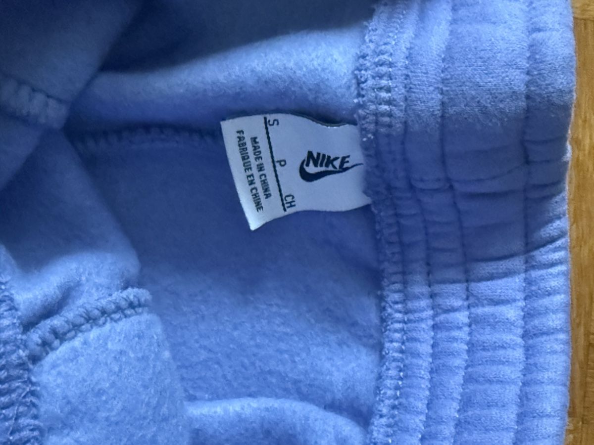 Nike Pantaloni: Nike Sweatpants Violet tg. S – Usato da Pully venduto da football_shirts 1